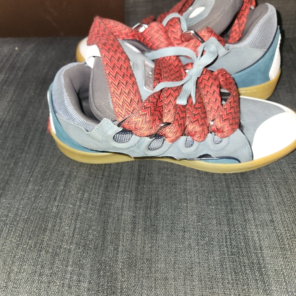 Skate sneakers